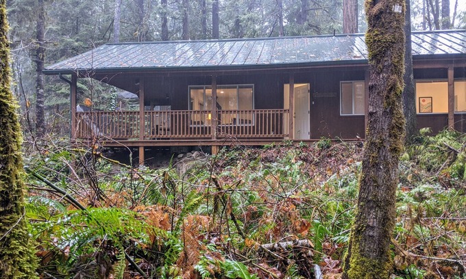 Blue River Casa | McKenzie River Cozy Cabin