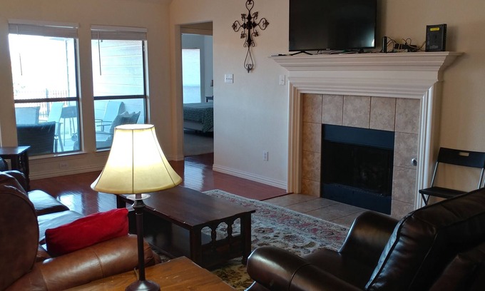 McKinney Casa | McKinney Oaks - Completamente amueblado más de 30 días