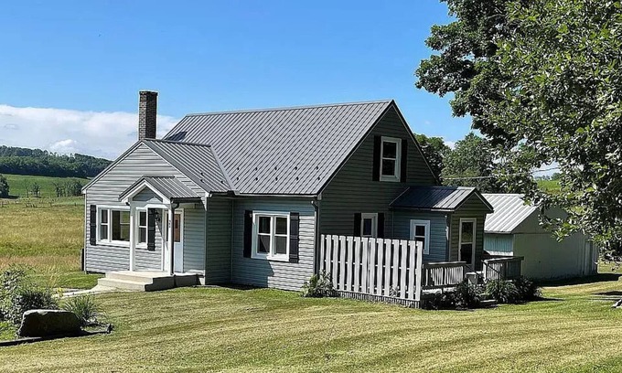 Jefferson Township Otro | Meadow Creek Farm Guest House