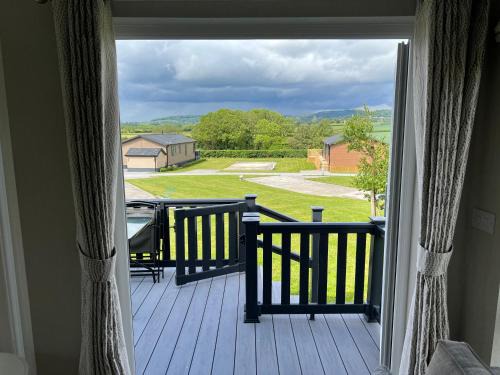 Thirsk Casa | Meadow View Lodge with stunning views