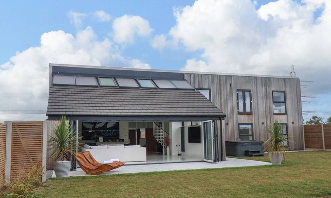 Walkington Casa | MEADOW VIEW, pet friendly, luxury holiday cottage in Walkington