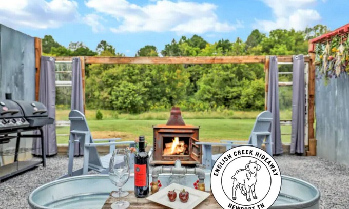 Newport Casa | Meadow View · Romantic Glamping Stay w/Barn, Outdoor Tub & Sauna