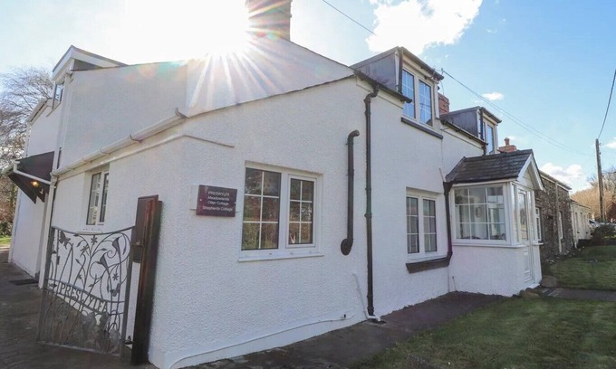 Dinas Cross Cabaña | Meadowlands, NEWPORT, PEMBROKESHIRE