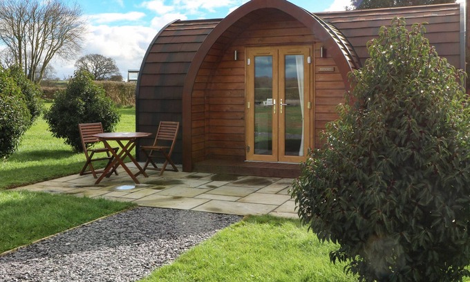 Whitchurch Cabaña | MEADOWSWEET, pet friendly, with a garden in Malpas