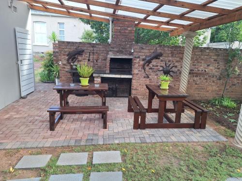 Komani Casa | Mechell's Accomodation