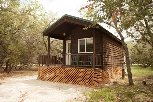 Lakehills Complejo | Medina Lake Camping Resort Studio Cabin 2