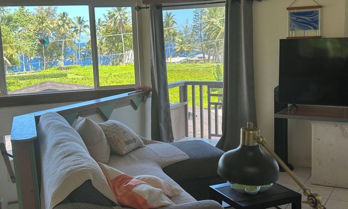 Kapoho Apartamento | SUITE de estilo mediterráneo / LOFT de 650 pies + gran terraza privada con vista panorámica al mar