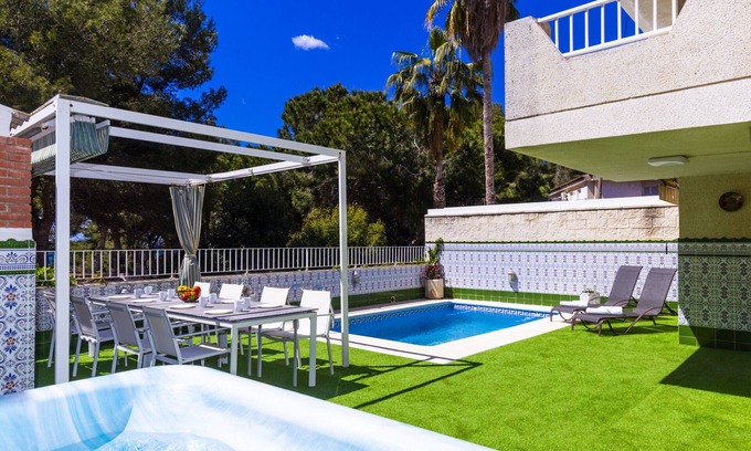 Cap de Salou Chalet De Esquí | Casa MEDITERRANEA con piscina privada