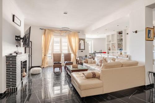 Tangier Apartamento | Mediterranean Elegance with Spain Views 2BR Apartment