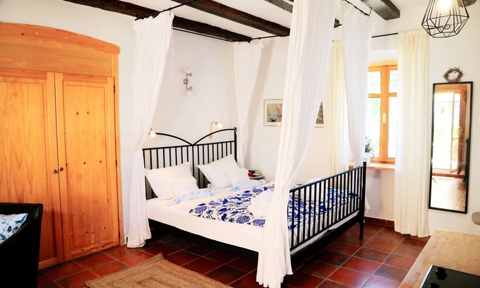 Garica Apartamento | Mediterranean studio with pool on the island of Krk