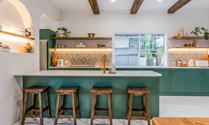 Mount Coolum Casa | Mediterranean Style Beachside Abode. Heated Pool in Winter