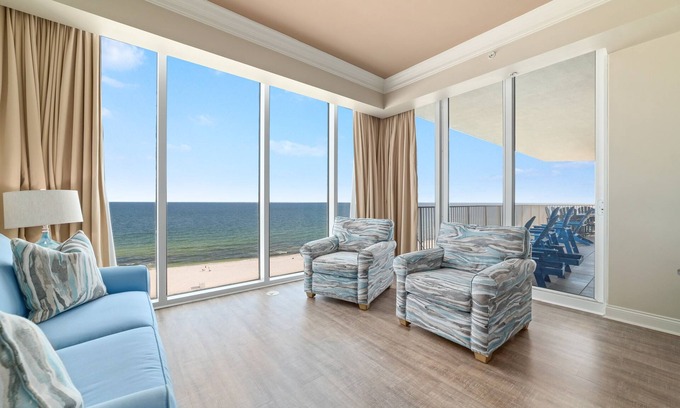 Ono Island Condominio | Mediterráneo Oeste 702 - ¡Frente a la playa recién listado con vistas increíbles!