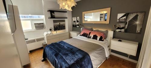 St. James Town Casa | Medium size room for 2