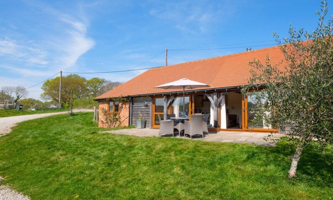 Beckley Casa | Medlars - Two Bedroom House, Sleeps 4