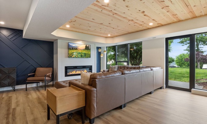 Lakeland Condominio | "Meet Me at The Lake of The Ozarks"