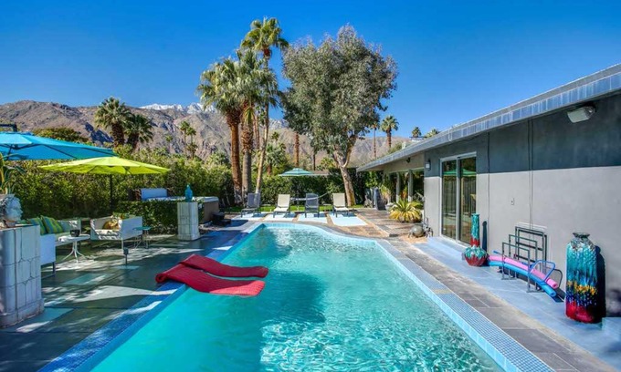El Mirador Casa | Meet Me in Palm Springs! Permit# 4146