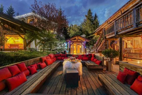 Demi-Quartier Chalet De Esquí | Megeve Luxury Estate The Royal Alpine Retreat with Mont Blanc View