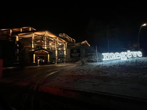 Megeve Apartamento | Megeve Praz sur Arly Apparthotel eclat des veriaz Studio vue sur jardin