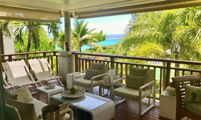 Punaauia Condominio | Meherio Beach Carlton- Tahiti - beachfront luxury residence & pool