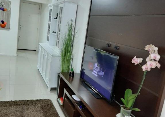 Andorinha Apartamento | Meia Praia - apartamento com sacada ampla e churrasqueira, próximo a praia e a avenida principal.