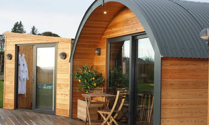 Keith Cabaña | Meikle Balloch - a pod that sleeps 4 guests in 1 bedroom
