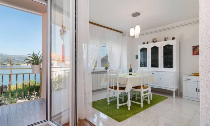 Arbanija Apartamento | Melita Lara by Interhome