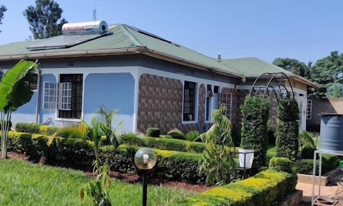 Siaya Casa | Melon Hut Guest House