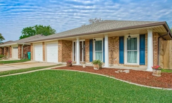 Kenner Casa | Memorable 1 Bedroom luxurious house.