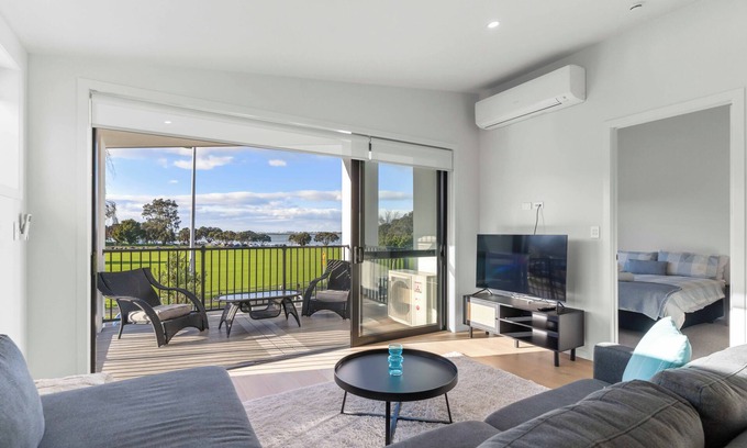 Tauranga Cabaña | Memorial View - Tauranga Holiday Home