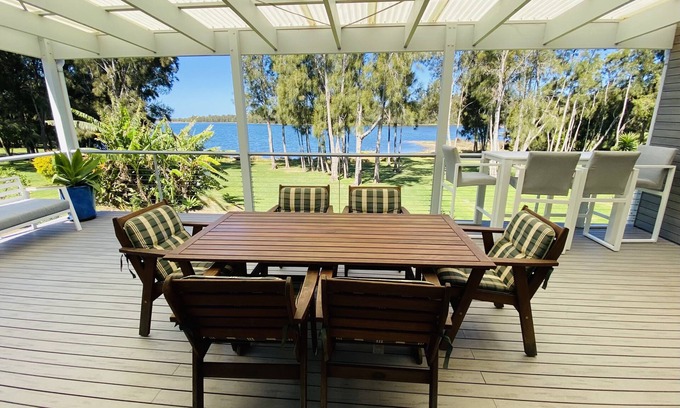 Dalmeny Casa | Memories Lakehouse at Dalmeny - pet friendly, waterfront, Sunday check out 3pm!