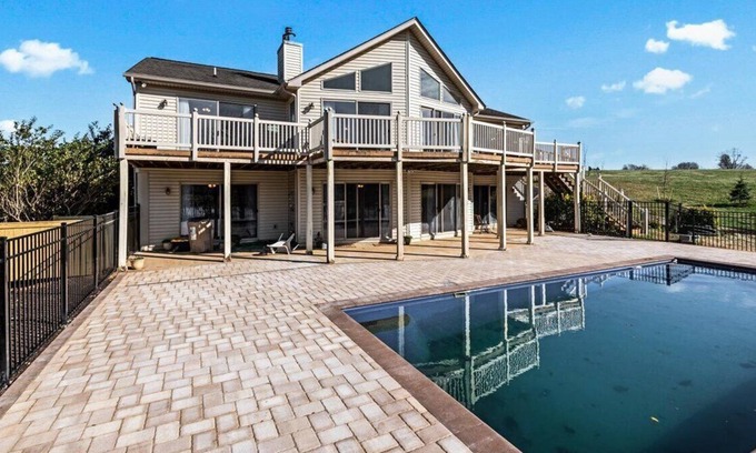 Livingston Casa | Memories on Morning Dew