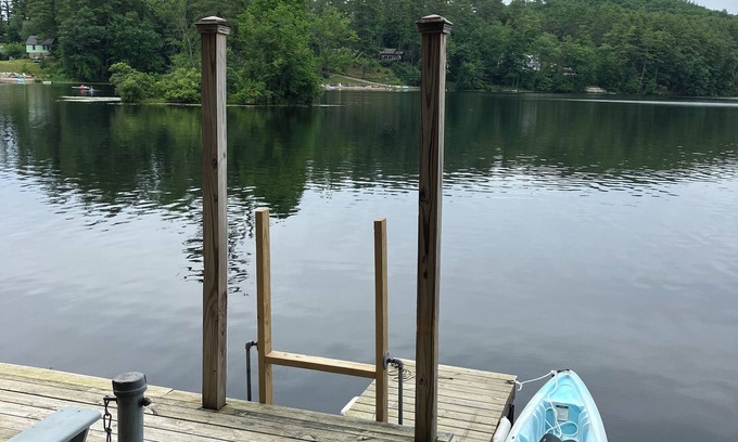 Lake Luzerne-Hadley Cabina | Memory Maker Cabin w private lakeside dock - 10 miles from Lake George