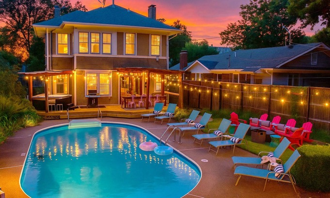 Crosstown Casa | Memphis Belle - POOL, hot tub, arcades, fire pit, games & so much more!