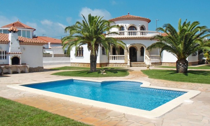 Miami Platja Casa | Memphis by Interhome