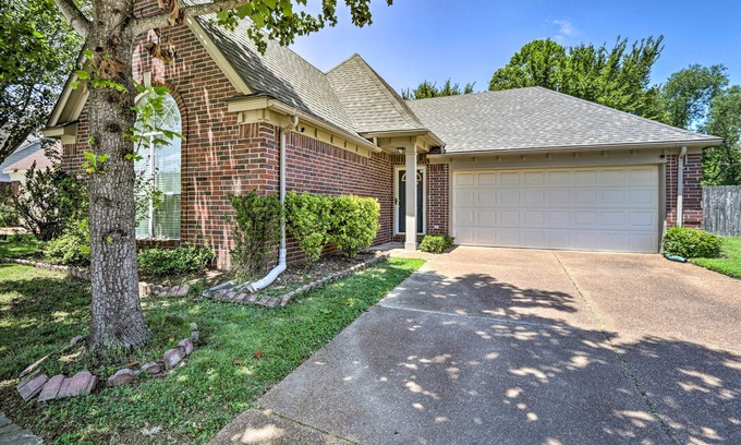 Lakes of Forest Hill Casa | Memphis House w / Yard 25 minutos a la calle Beale!