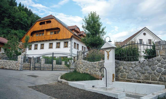 Cerklje na Gorenjskem Apartamento | Menart Estate