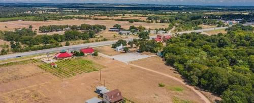 Fredericksburg Casa | Mendelbaum - Peach Cabin