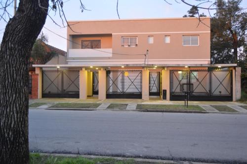 Luis Guillon Apartamento | Mendoza Apartments Ezeiza Airport