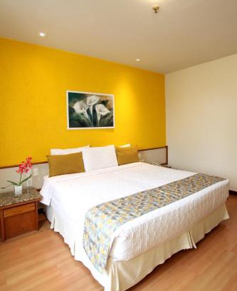 Gloria Hotel | Mengo Palace Hotel