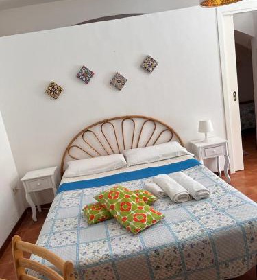 Vulcano Porto Apartamento | Menichetta 4 posti Bilo con piscina gratuita dall' 11 Luglio al 31 Agosto