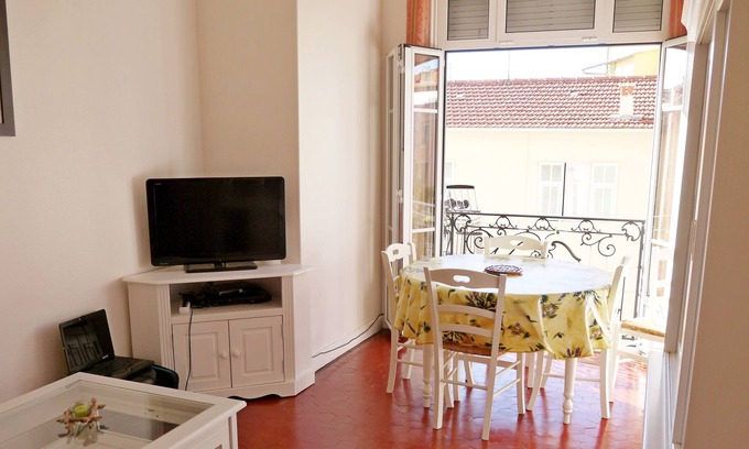 Old Town Hotel | APARTAMENTO MENTON CENTER 3 HABITACIONES A 100 METROS DE PLAYAS WIFI