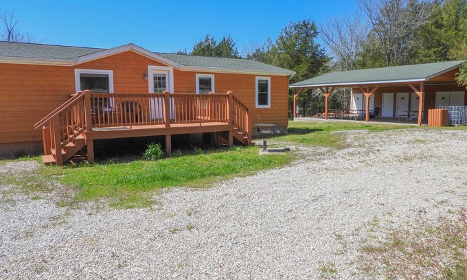Bourbon Casa | Meramec Hideaway Riverside private vacation home