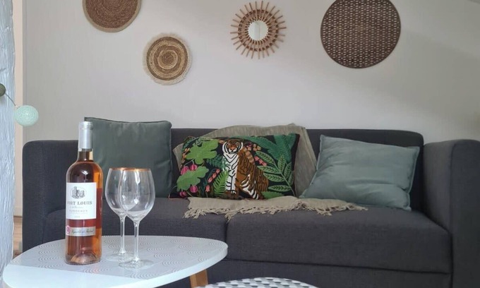 Saint-Laurent-les-Tours Apartamento | Mercadial au coeur de Saint-Céré, clim