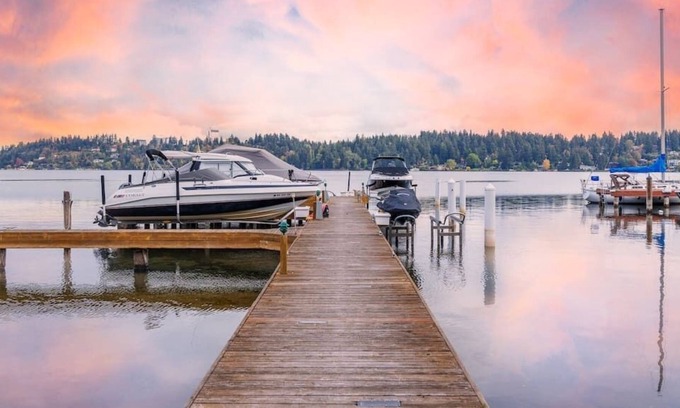Mercer Island Casa | Mercer Island · Life on Lake Washington - A dream home for family gatherings