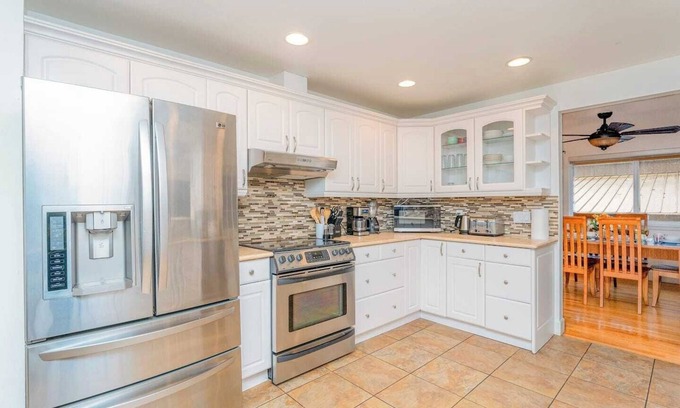 Mercer Island Casa | MercerIsland,largeyard,grill,fire pit