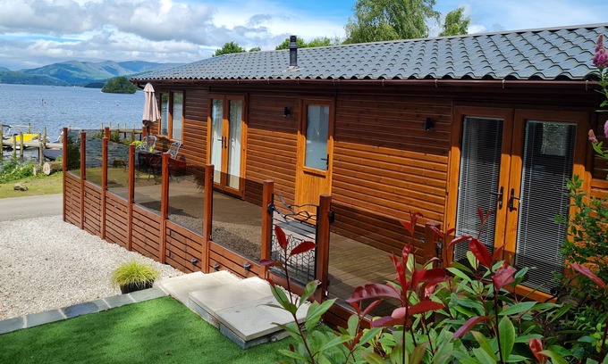Bowness-on-Windermere Cabina | Mere Lodge - Lakefront Lodge with breathtaking views