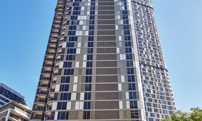 Parramatta Hotel | Meriton Suites George Street, Parramatta