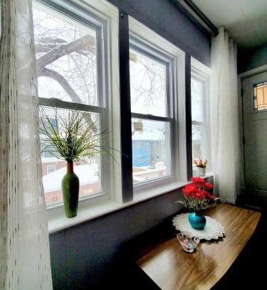 Winnipeg Casa | Merj's Guest House in Wolesly