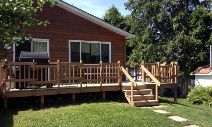 Prince Edward Chalet De Esquí | Merland Park Cottages - Laker Lodge