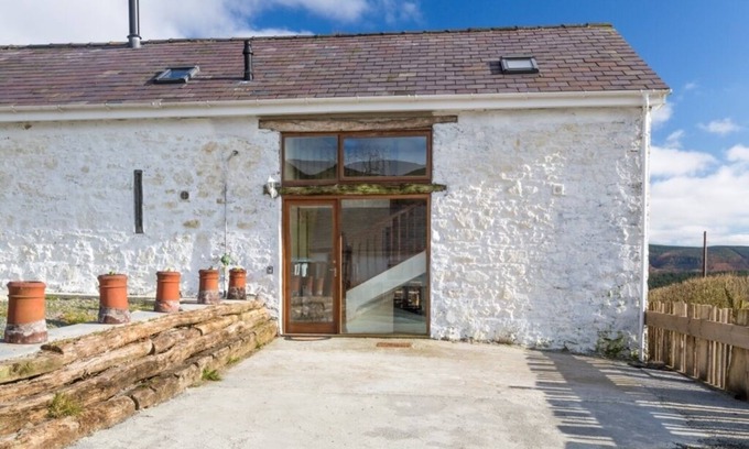 Llandovery Casa | Merlin Cottages: 4 * Merlin Granero, Sala de juegos, actividades al aire libre cercanas
